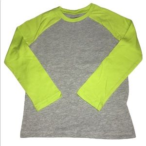 NWOT Amazon Essentials Color Block Tee - Green & Gray - Size XS